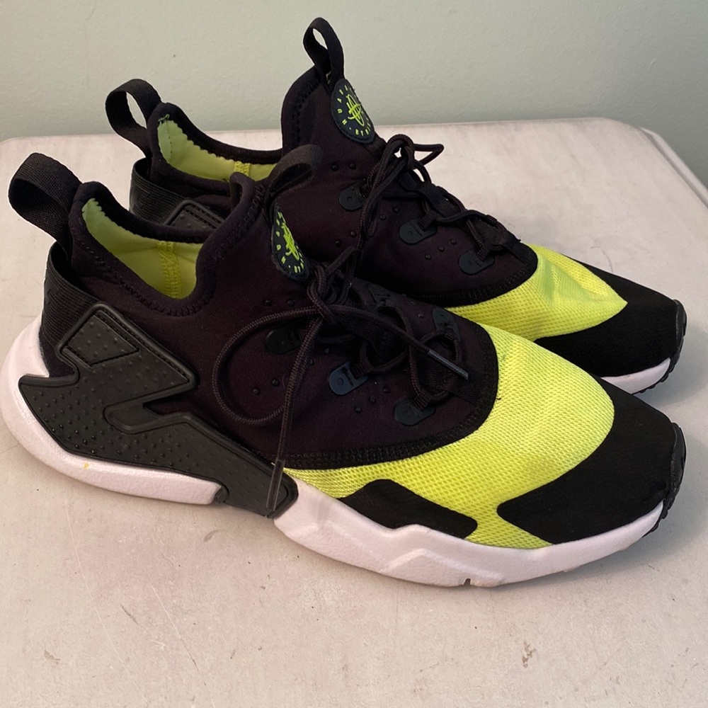 Nike Air Huarache Drift Black Volt running shoes